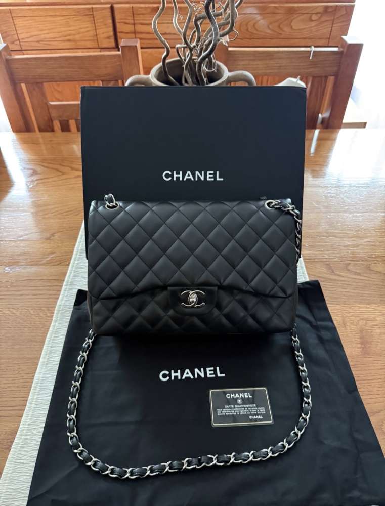 Chanel Jumbo lamb koza
