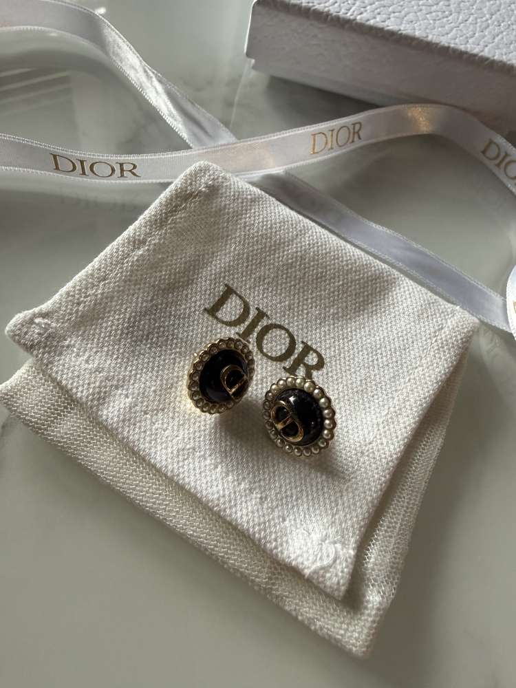 Dior náuštnice