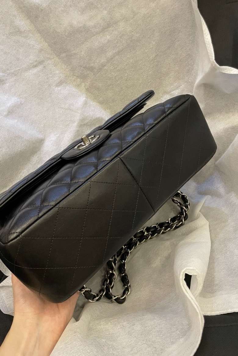 Chanel classic jumbo