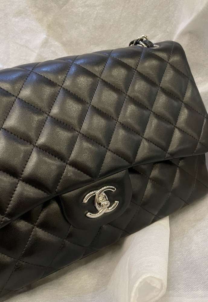 Chanel classic jumbo