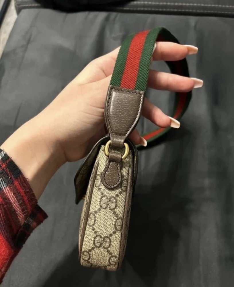 Ophidia pochette