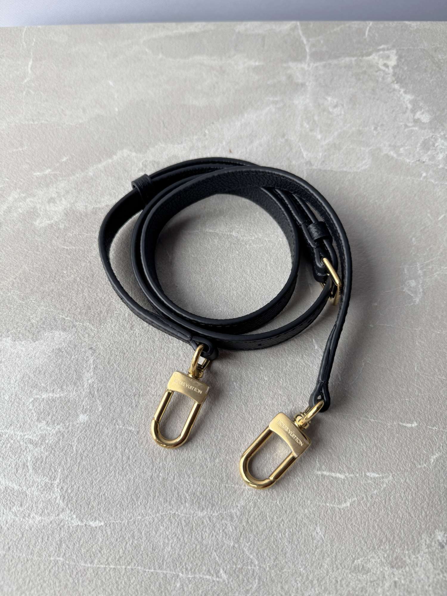 LOUIS VUITTON Onthego PM čierna kabelka taška FULL SET