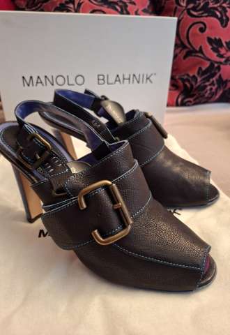 https://www.vipluxury.sk/Manolo Blahnik 38,5 (ako 37)