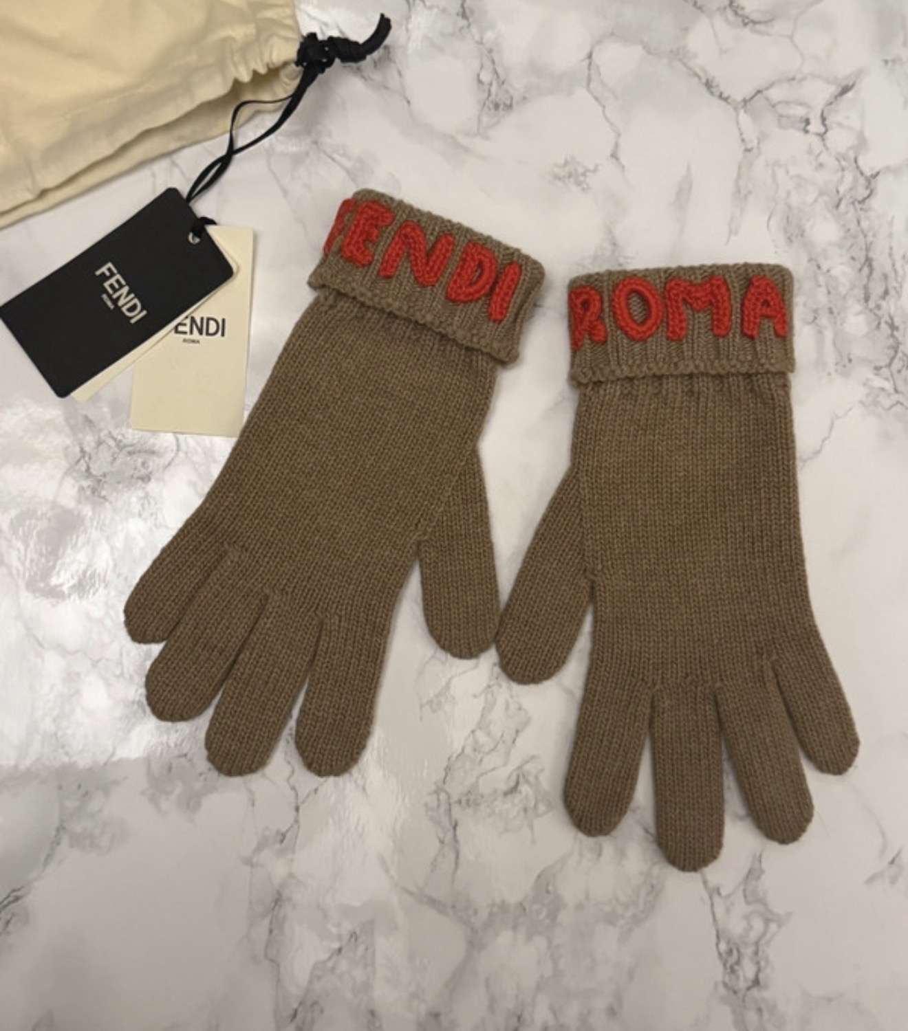 Fendi rukavice