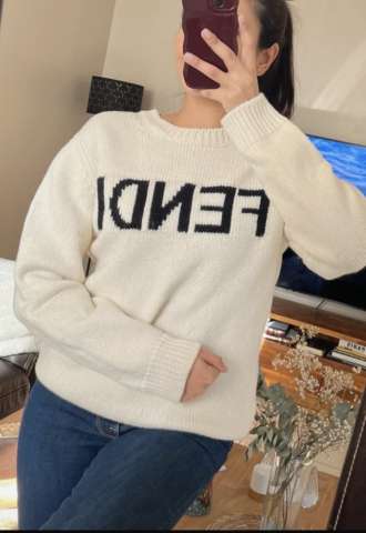https://www.vipluxury.sk/Fendi svetrik