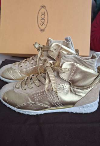 https://www.vipluxury.sk/Tod's sneakers 37,5