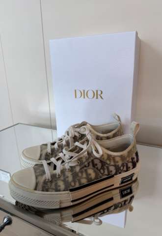 https://www.vipluxury.sk/Dior tenisky
