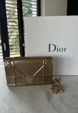 https://www.vipluxury.sk/Dior Diorama kabelka