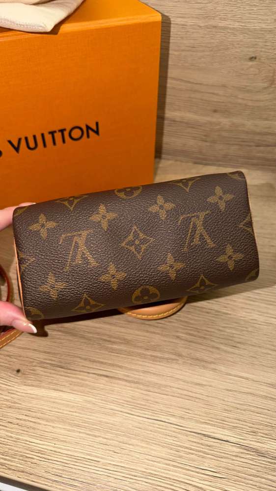 Louis Vuitton Nano speedy