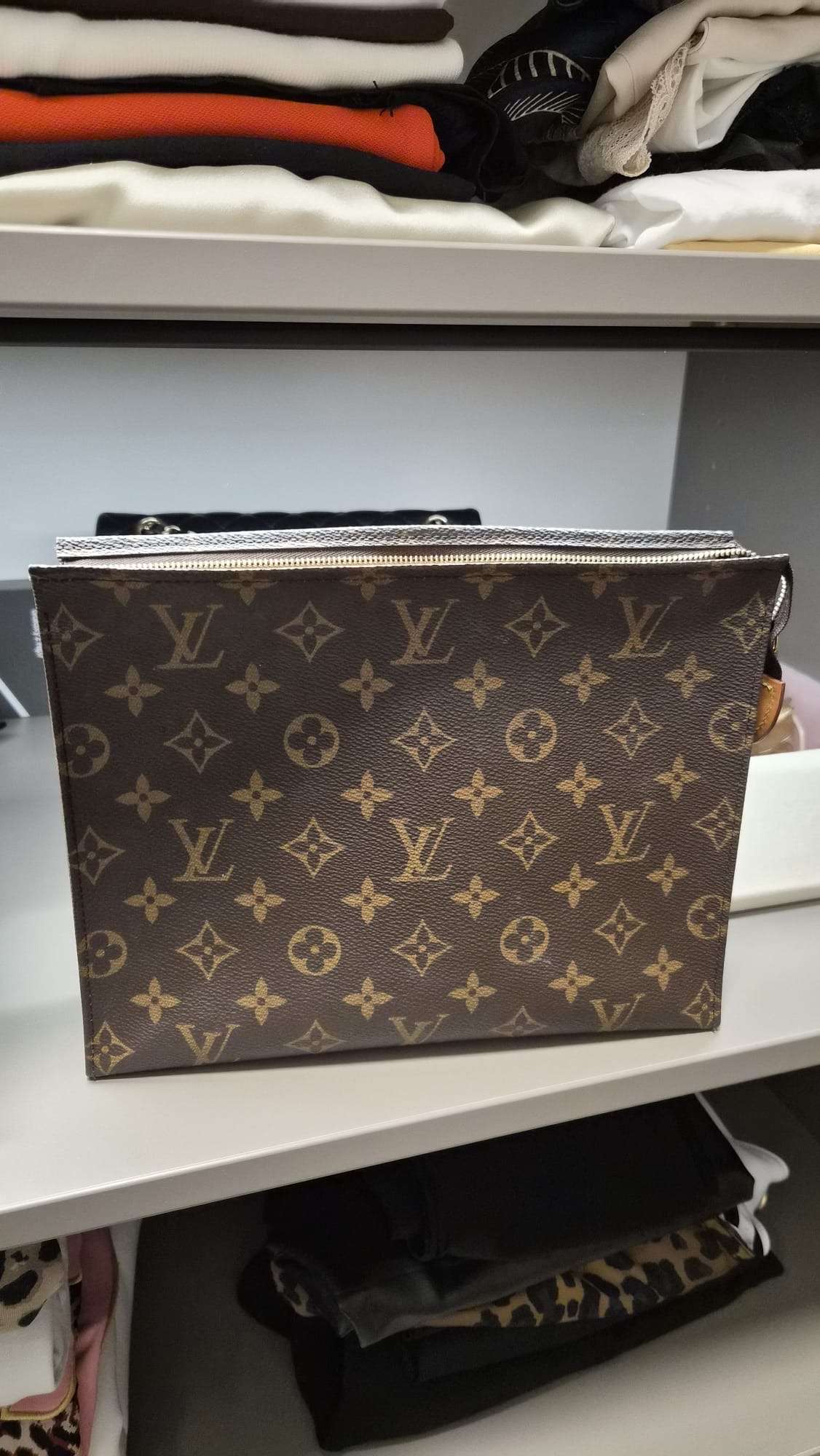 Louis vuitton poche toilette