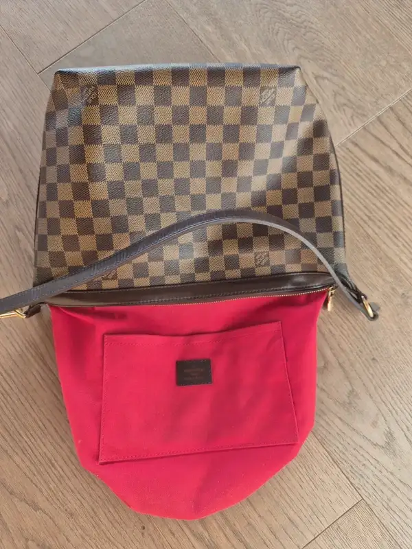 Louis Vuitton Illovo MM