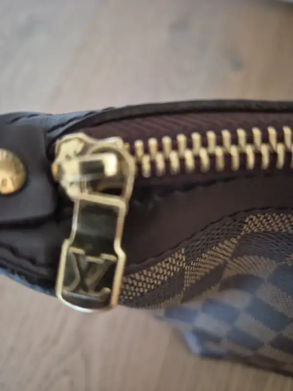 Louis Vuitton Illovo MM