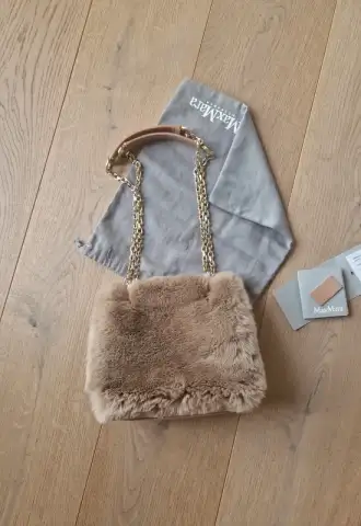 https://www.vipluxury.sk/Kabelka Max Mara