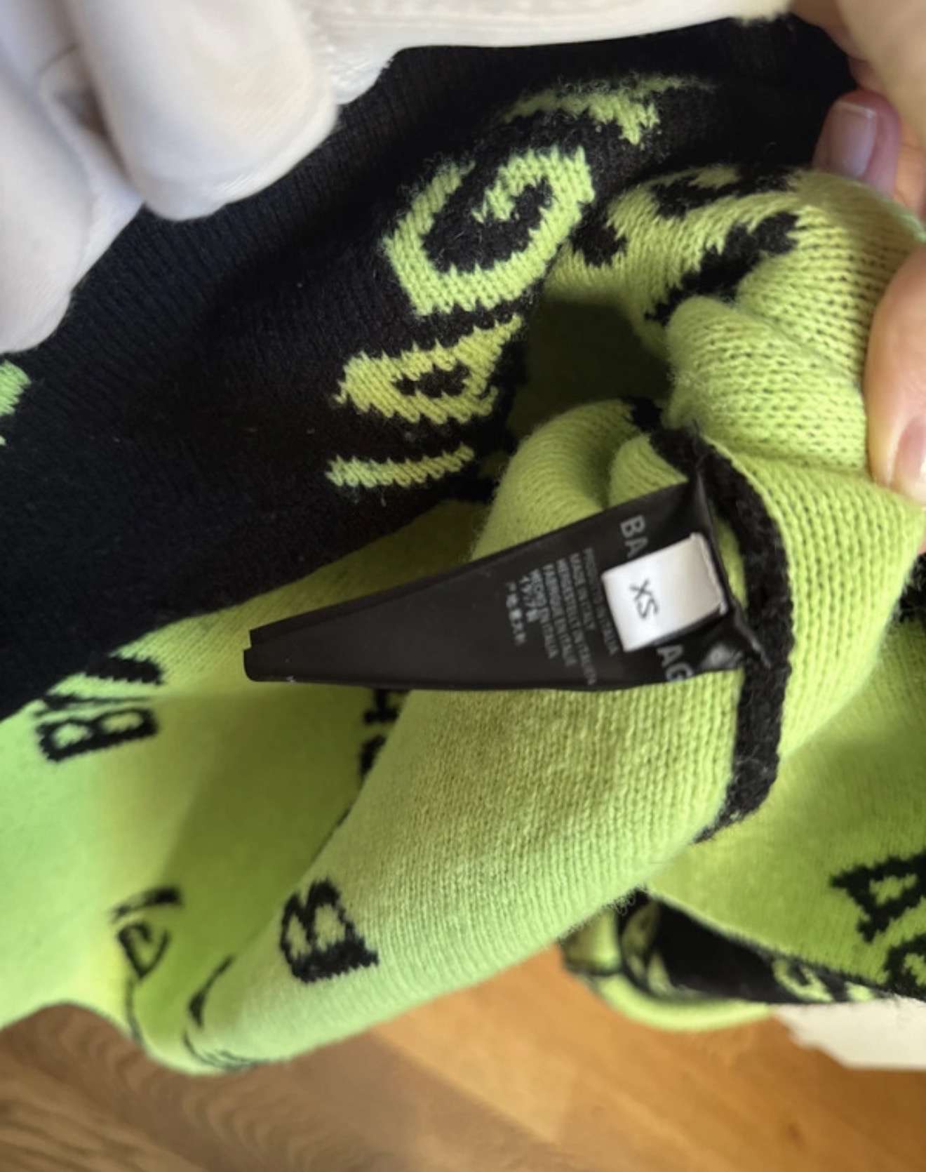 Balenciaga sveter