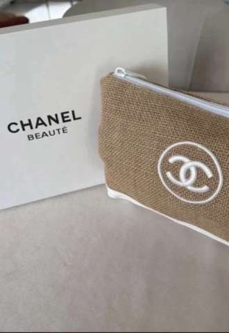 https://www.vipluxury.sk/Chanel beauty kozmetická taška