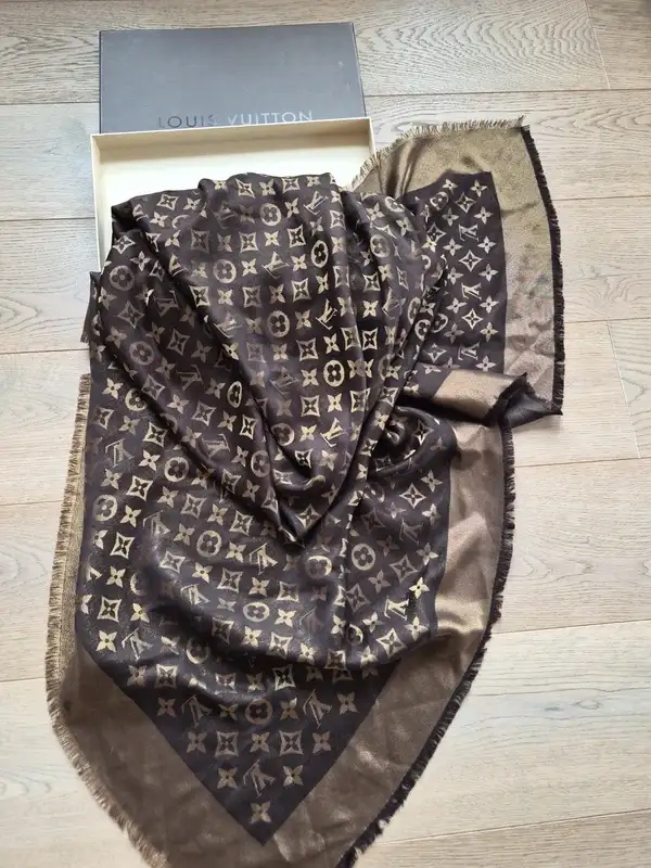 Louis Vuitton Monogram Lurex Shine Shawl Brown