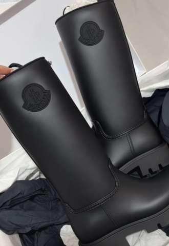 https://www.vipluxury.sk/Moncler čižmy