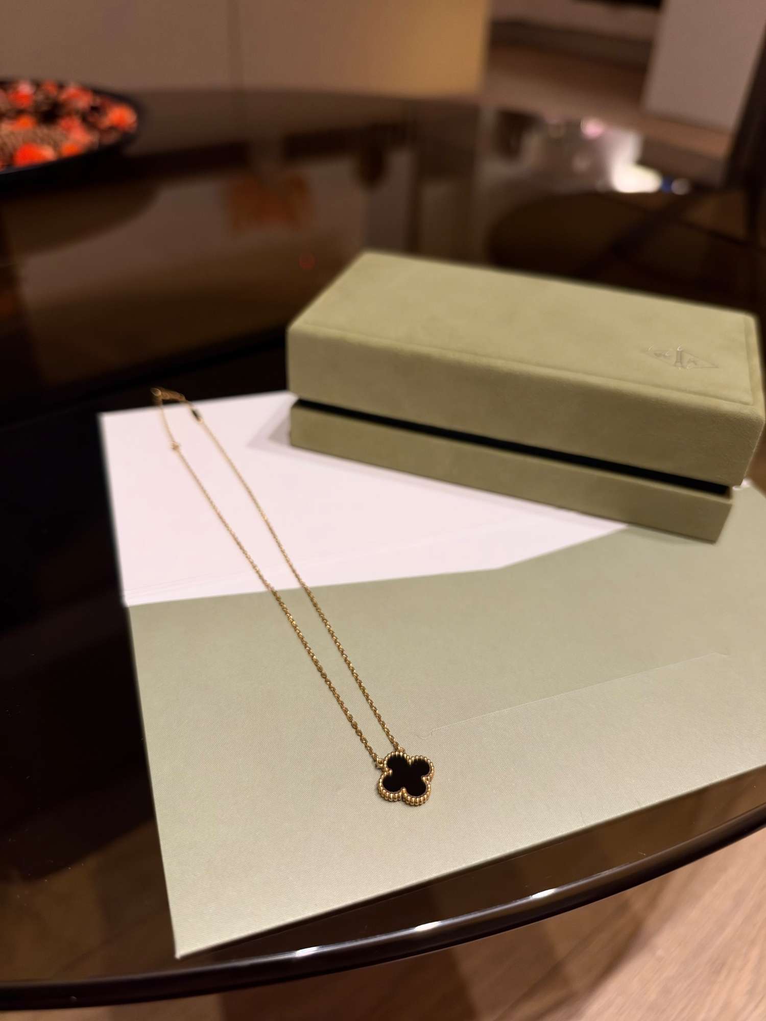 Van cleef alhambra nahrdelník
