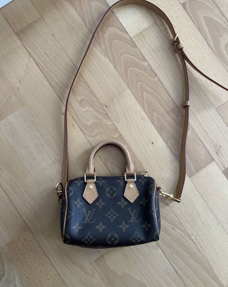 Louis Vuitton nano speedy