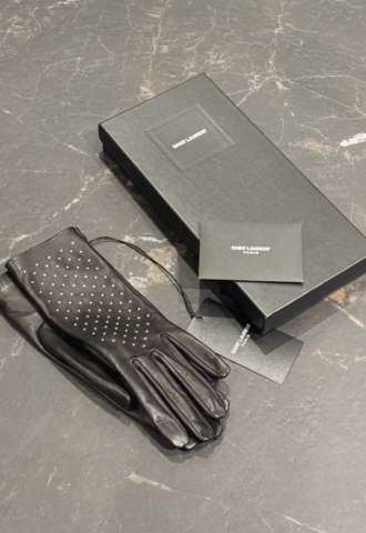 https://www.vipluxury.sk/YSL rukavice